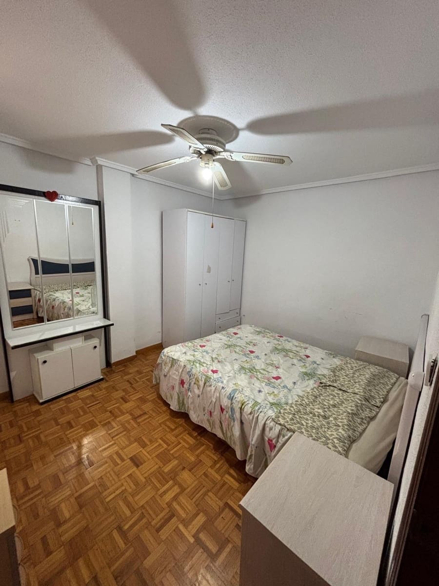 3 makuuhuone Kattohuoneisto myytävänä paikassa Torrevieja - 150 000 € (Ref: 9431010)