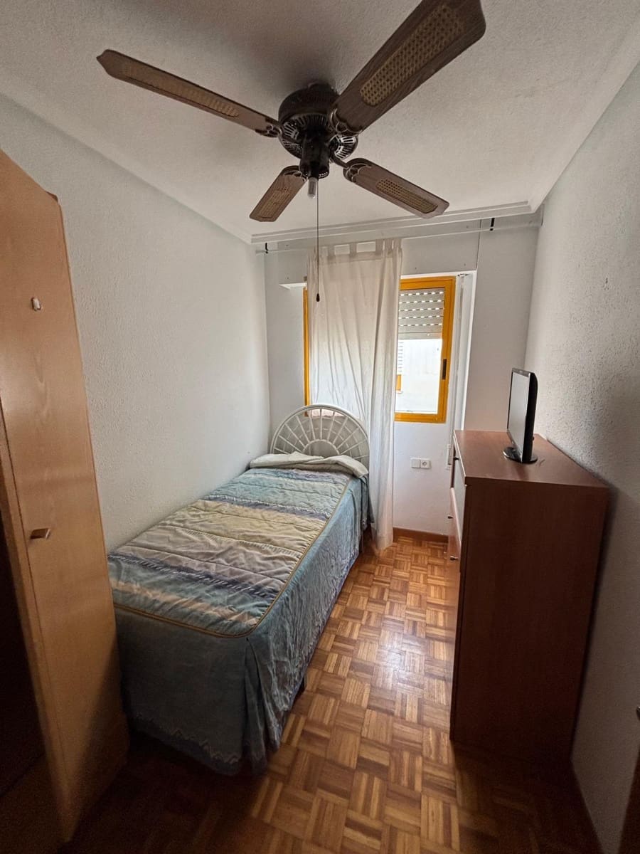 3 makuuhuone Kattohuoneisto myytävänä paikassa Torrevieja - 150 000 € (Ref: 9431010)