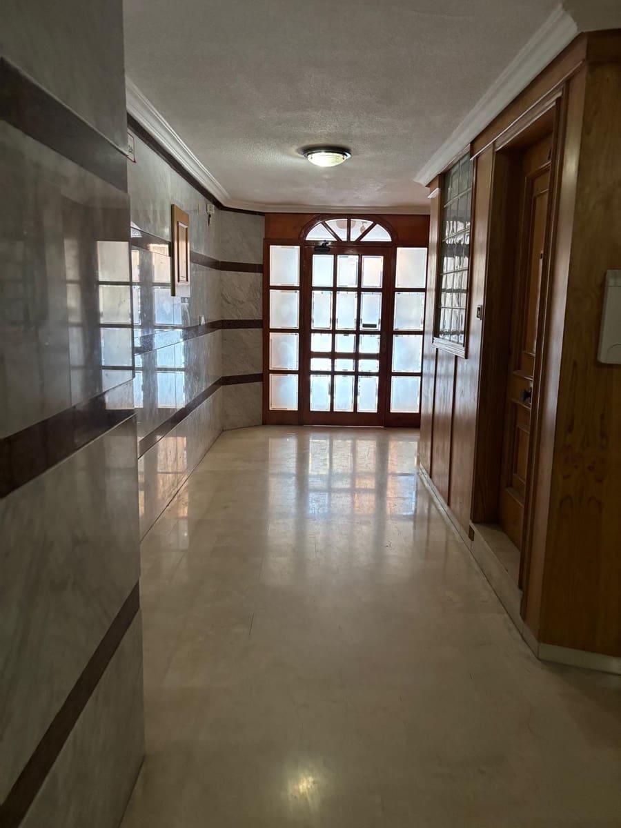 3 makuuhuone Kattohuoneisto myytävänä paikassa Torrevieja - 150 000 € (Ref: 9431010)