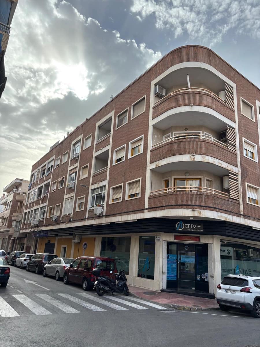 3 makuuhuone Kattohuoneisto myytävänä paikassa Torrevieja - 150 000 € (Ref: 9431010)