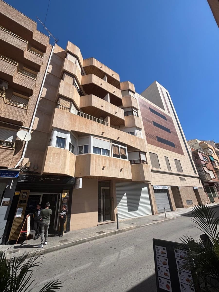 Apartamento de 3 habitaciones en Torrevieja en venta - 170.000 € (Ref: 9435952)