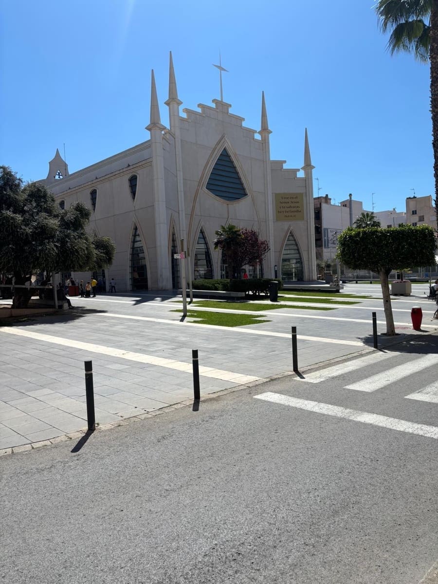 Apartamento de 3 habitaciones en Torrevieja en venta - 170.000 € (Ref: 9435952)