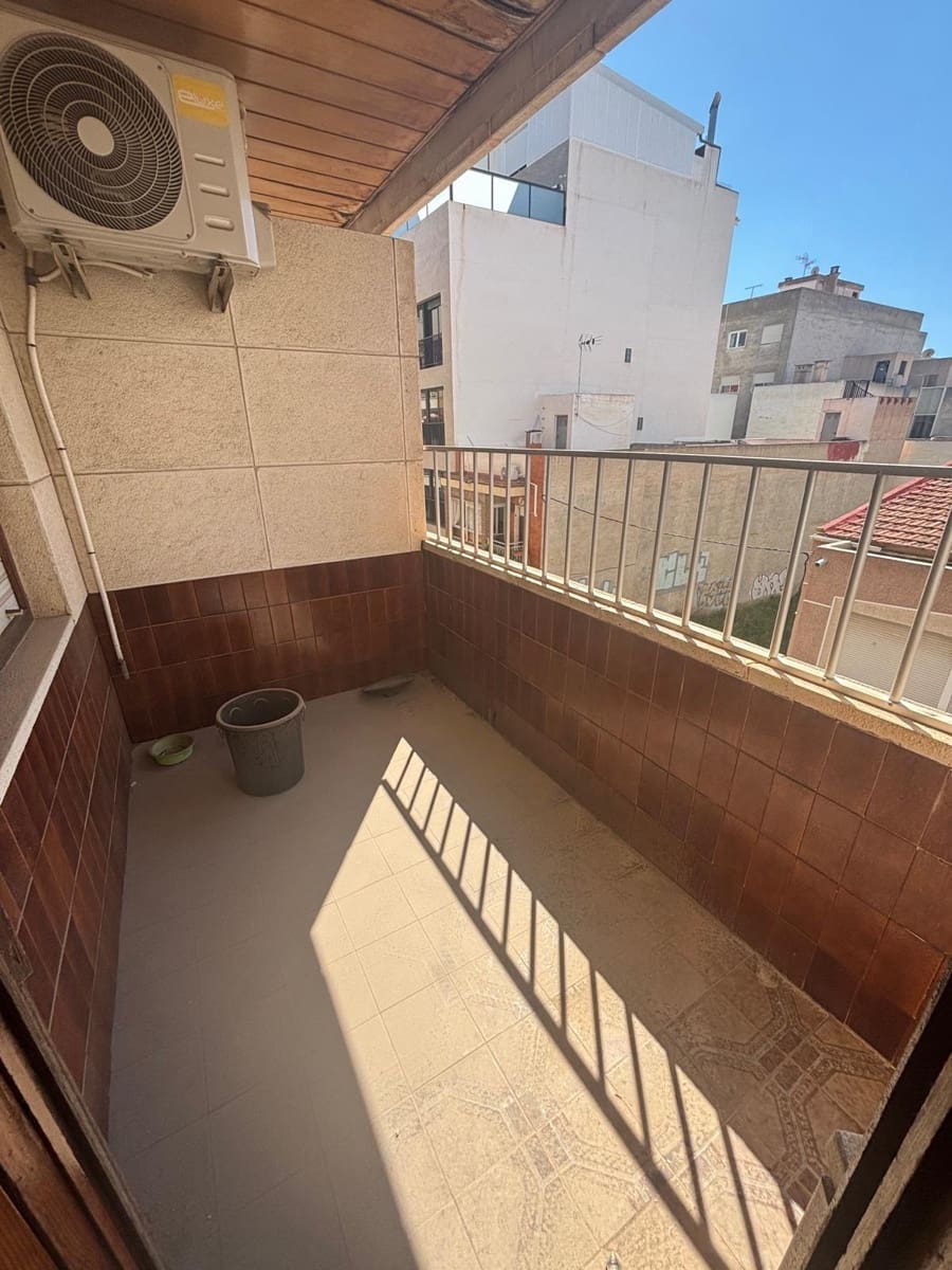 Apartamento de 3 habitaciones en Torrevieja en venta - 170.000 € (Ref: 9435952)