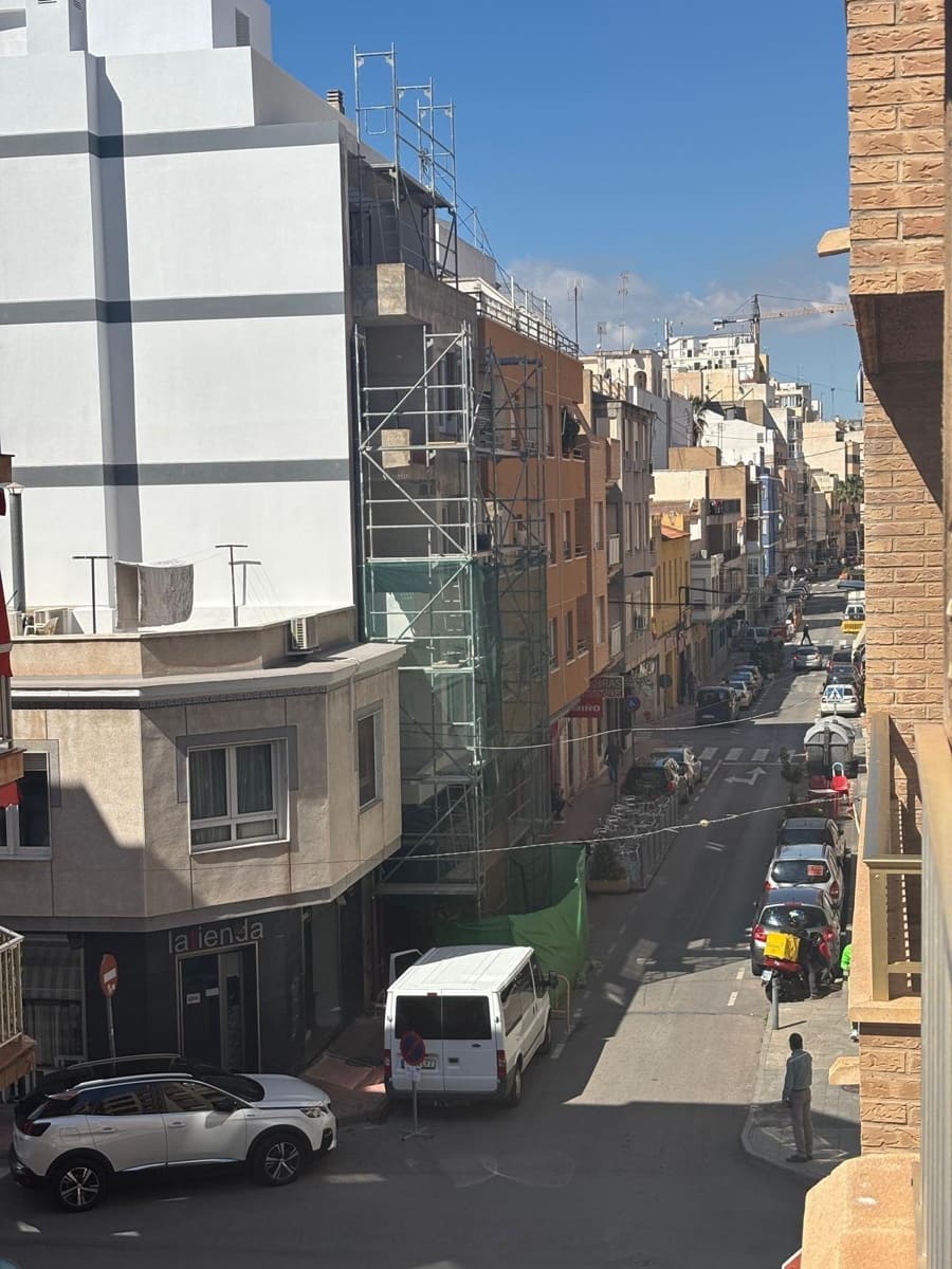 Apartamento de 3 habitaciones en Torrevieja en venta - 170.000 € (Ref: 9435952)