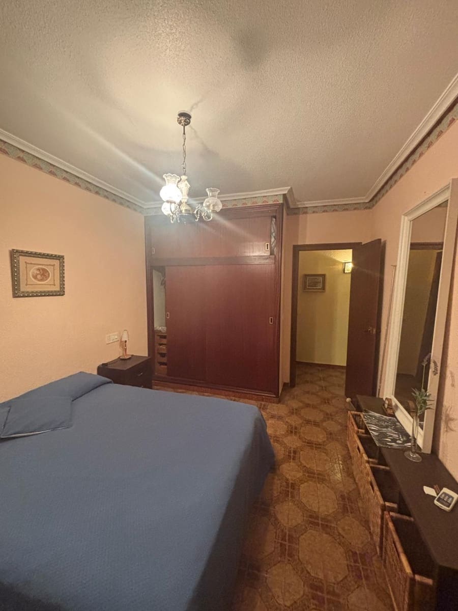 Apartamento de 3 habitaciones en Torrevieja en venta - 170.000 € (Ref: 9435952)