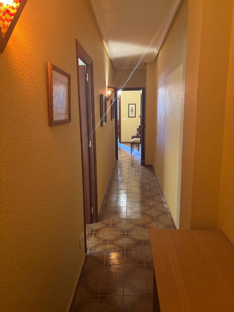 Apartamento de 3 habitaciones en Torrevieja en venta - 170.000 € (Ref: 9435952)