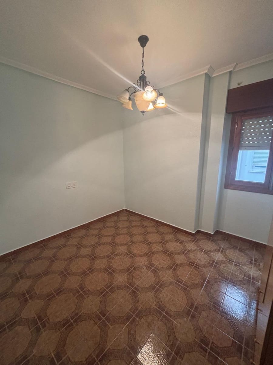 Apartamento de 3 habitaciones en Torrevieja en venta - 170.000 € (Ref: 9435952)