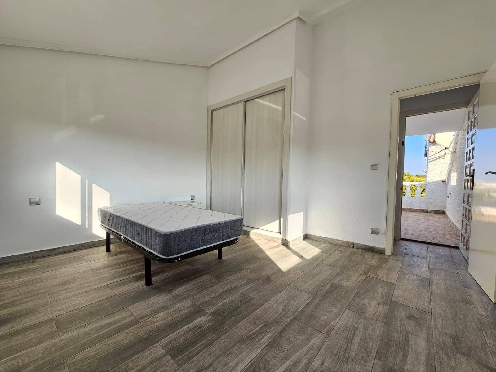 3 soveværelse Rækkehus til salg i Punta Prima - € 189.900 (Ref: 9449579)