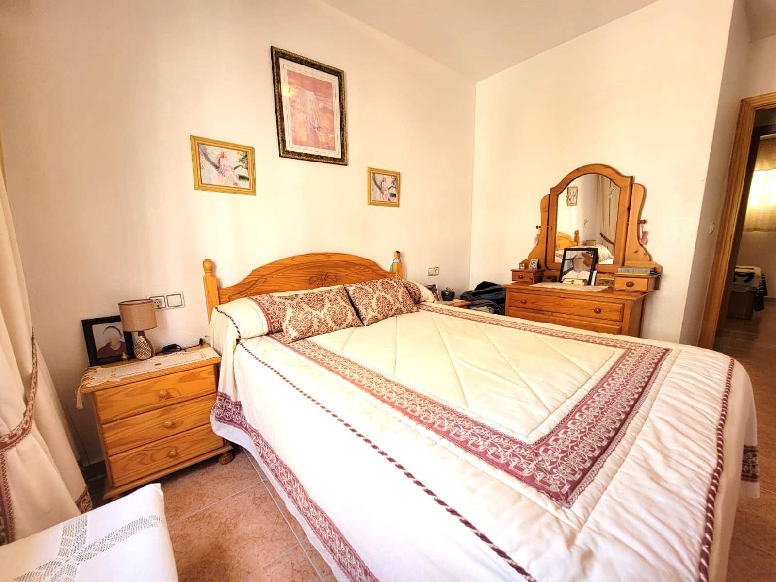 2 makuuhuone Huoneisto myytävänä paikassa Torrevieja mukana uima-altaan - 118 900 € (Ref: 9473086)