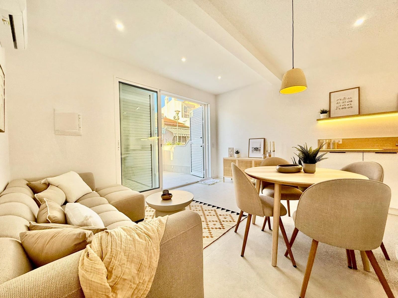 2 soveværelse Rækkehus til salg i Torrevieja - € 149.000 (Ref: 9496353)