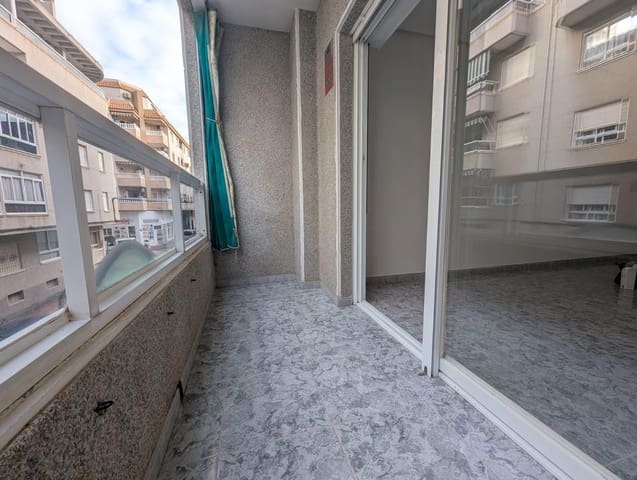 Apartamento de 2 habitaciones en Centro, Torrevieja en venta - 126.000 € (Ref: 9519162)