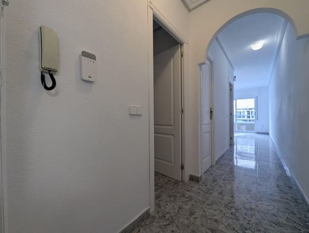 Apartamento de 2 habitaciones en Centro, Torrevieja en venta - 126.000 € (Ref: 9519162)