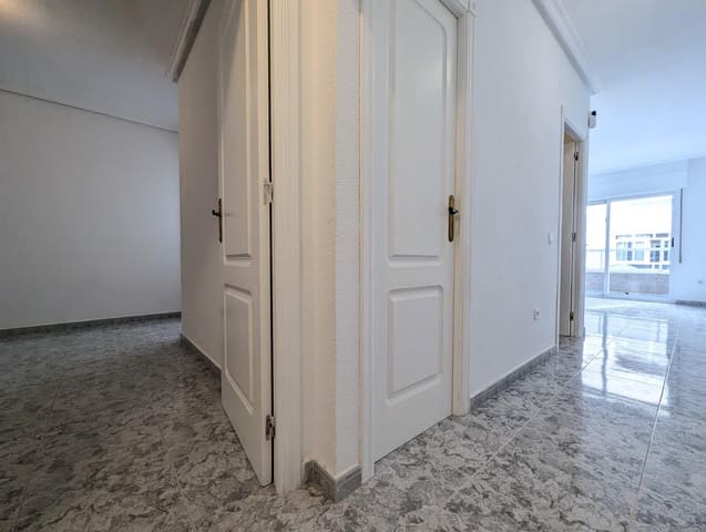 Apartamento de 2 habitaciones en Centro, Torrevieja en venta - 126.000 € (Ref: 9519162)