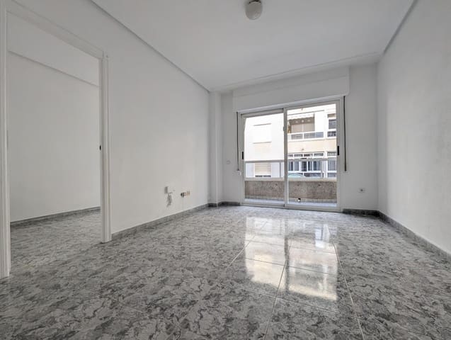 Apartamento de 2 habitaciones en Centro, Torrevieja en venta - 126.000 € (Ref: 9519162)