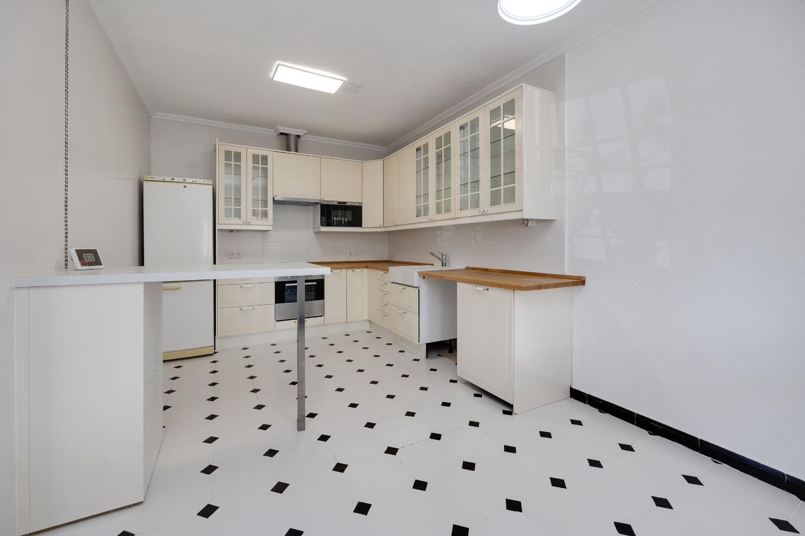 3 sovrum Semi-fristående Villa till salu i Torrevieja med pool - 380 000 € (Ref: 9571373)