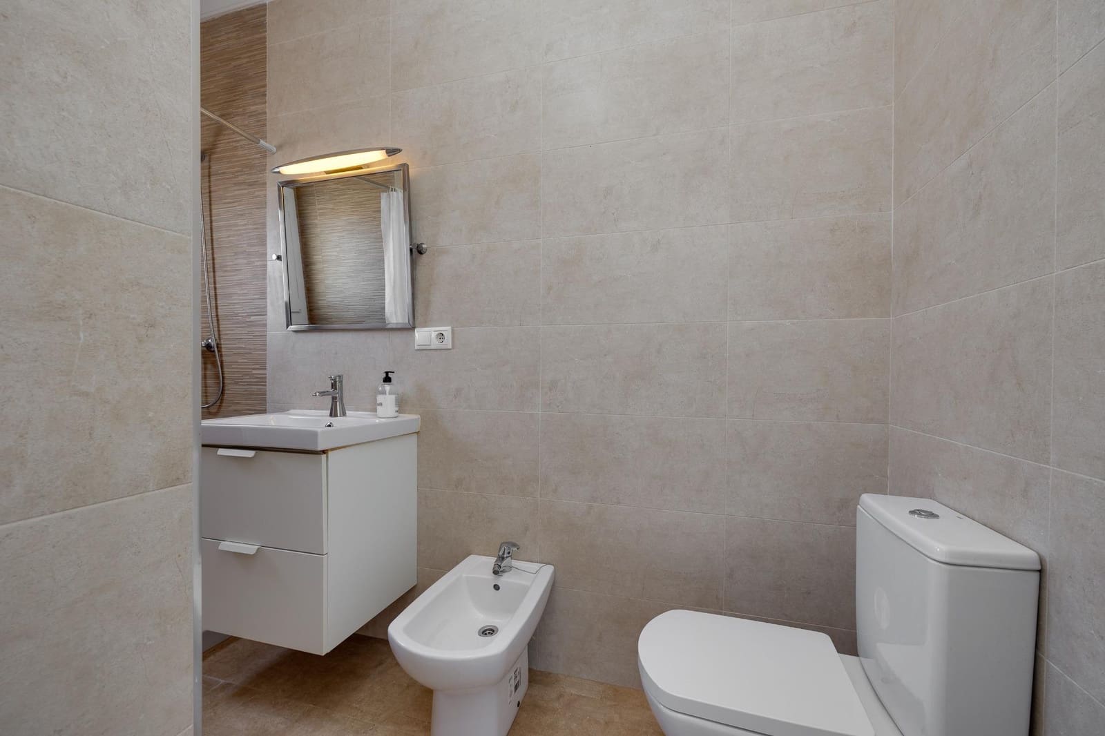 3 sovrum Semi-fristående Villa till salu i Torrevieja med pool - 380 000 € (Ref: 9571373)