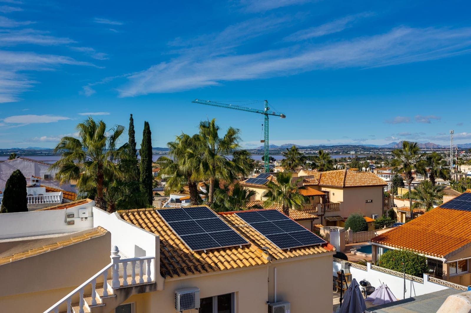 3 sovrum Semi-fristående Villa till salu i Torrevieja med pool - 380 000 € (Ref: 9571373)