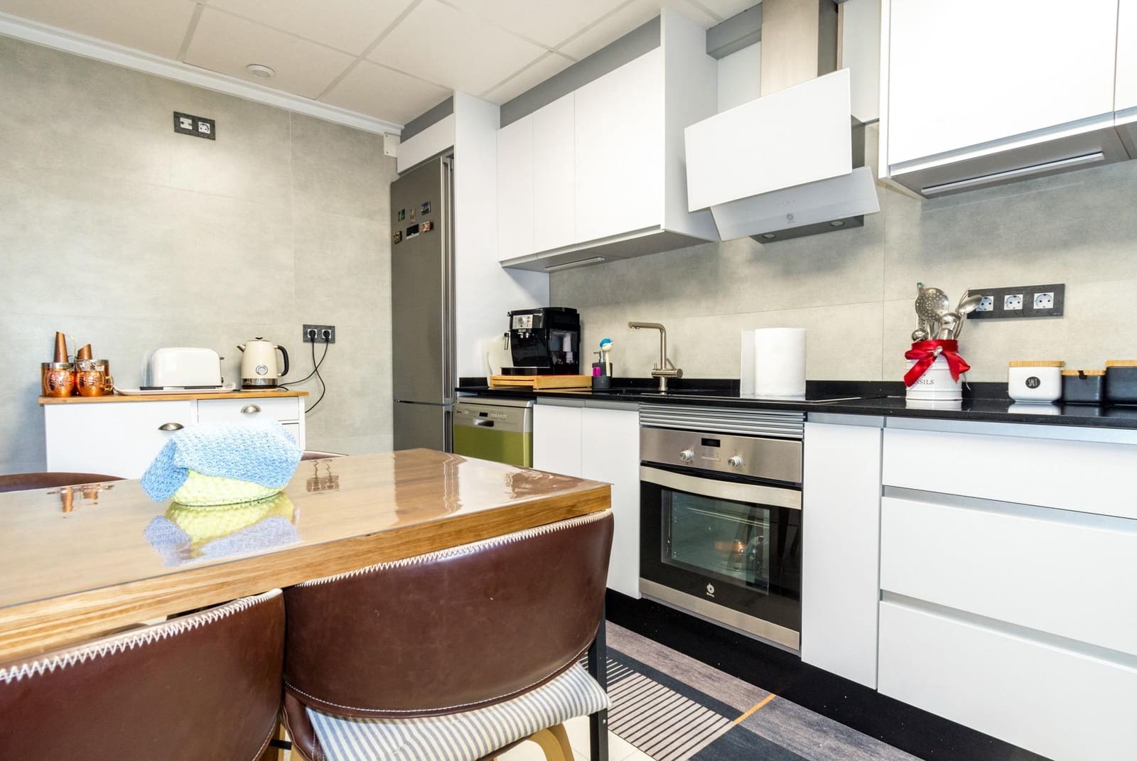 3 soverom Rekkehus til salgs i Torrevieja med svømmebasseng - € 190 000 (Ref: 9625891)