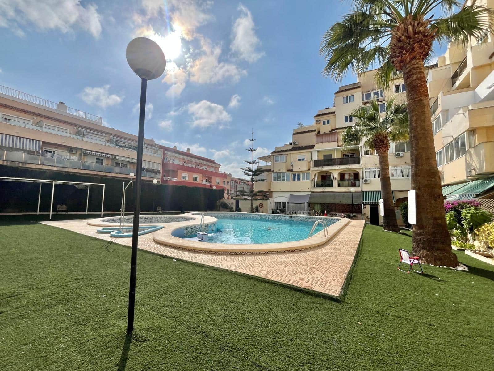 Studio te koop in Torrevieja met zwembad - € 82.000 (Ref: 9656264)