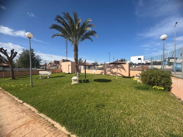 Bungalow de 2 habitaciones en Los Montesinos en venta con piscina - 136.000 € (Ref: 9659580)