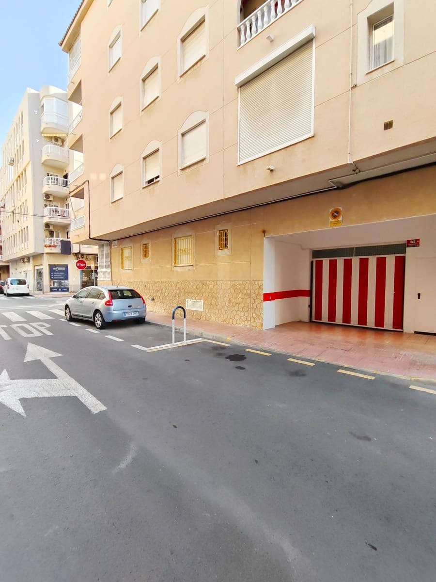 Apartamento de 2 habitaciones en Torrevieja en venta con garaje - 149.900 € (Ref: 9712146)