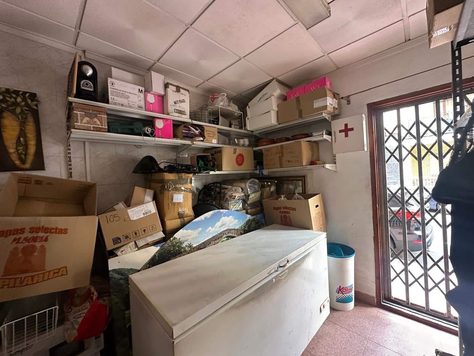 Comercial para venda em Torrevieja - 120 000 € (Ref: 9715070)