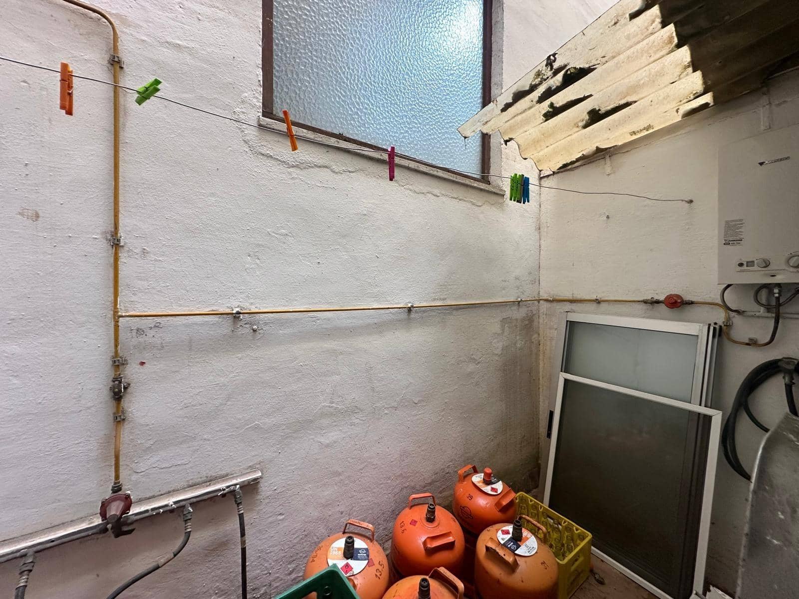 Comercial para venda em Torrevieja - 120 000 € (Ref: 9715070)