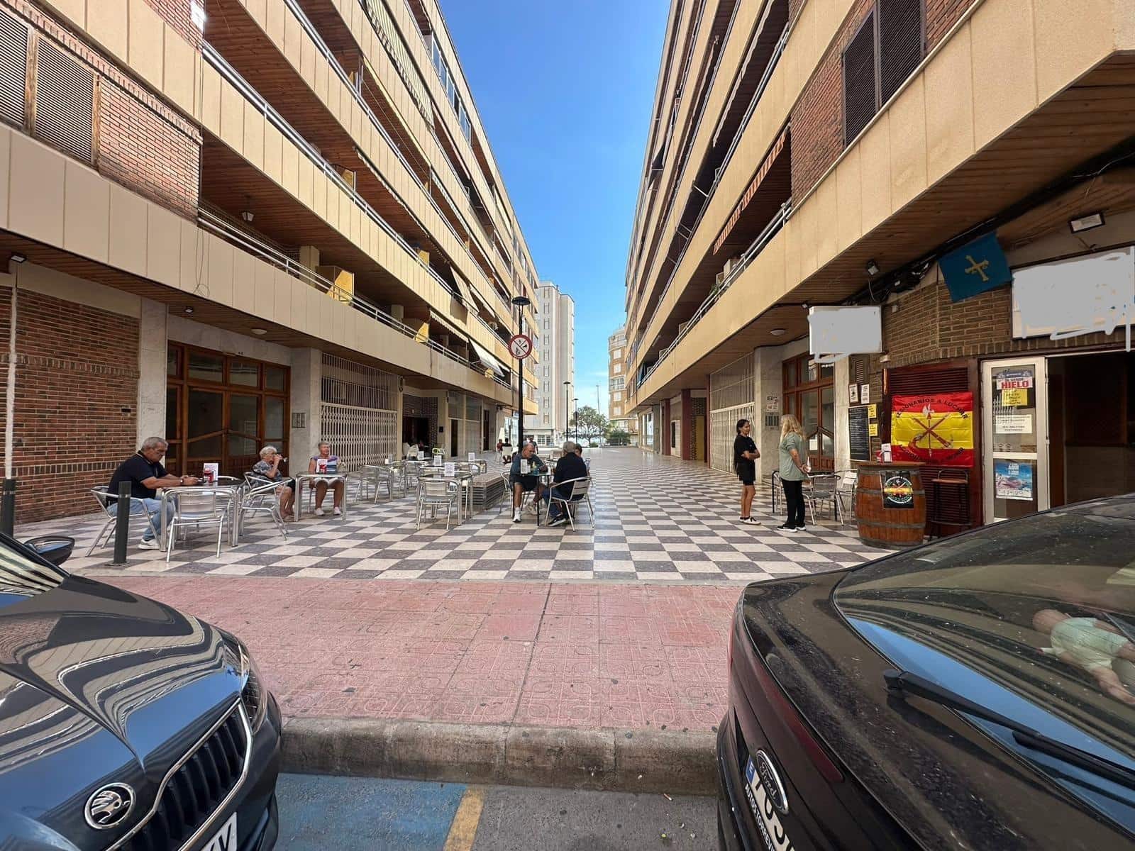 Comercial para venda em Torrevieja - 120 000 € (Ref: 9715070)