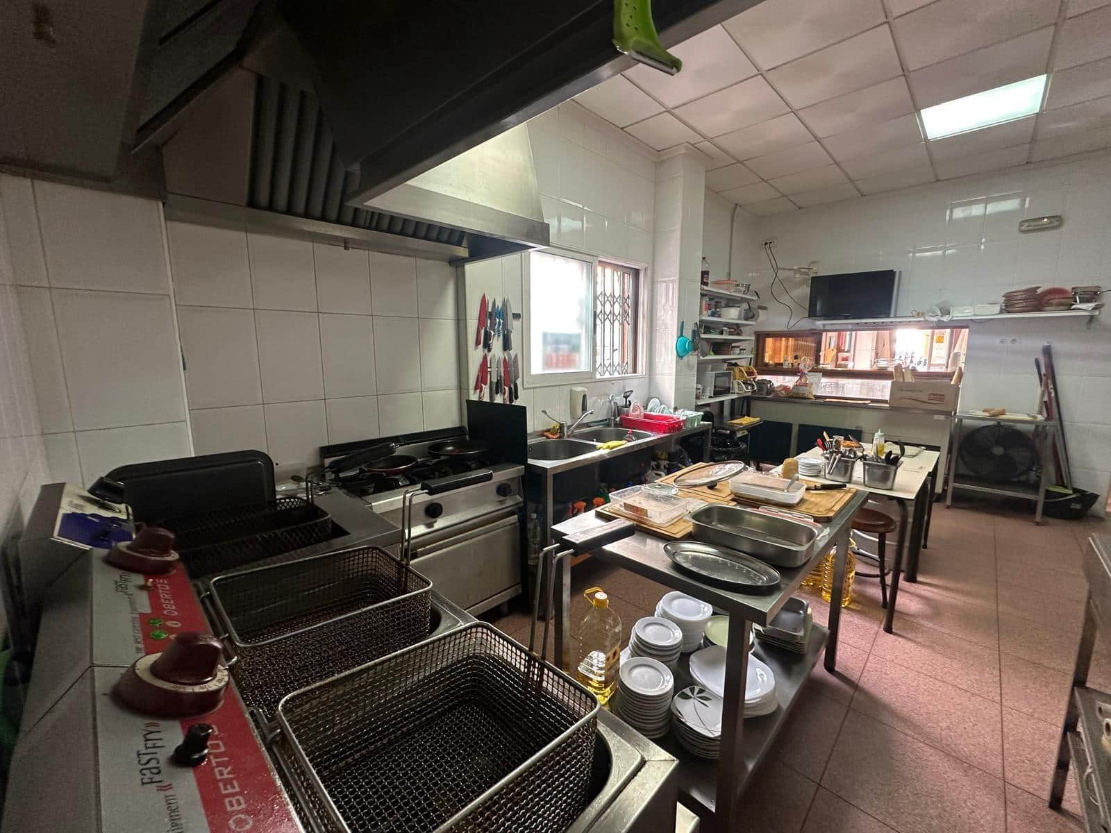 Comercial para venda em Torrevieja - 120 000 € (Ref: 9715070)