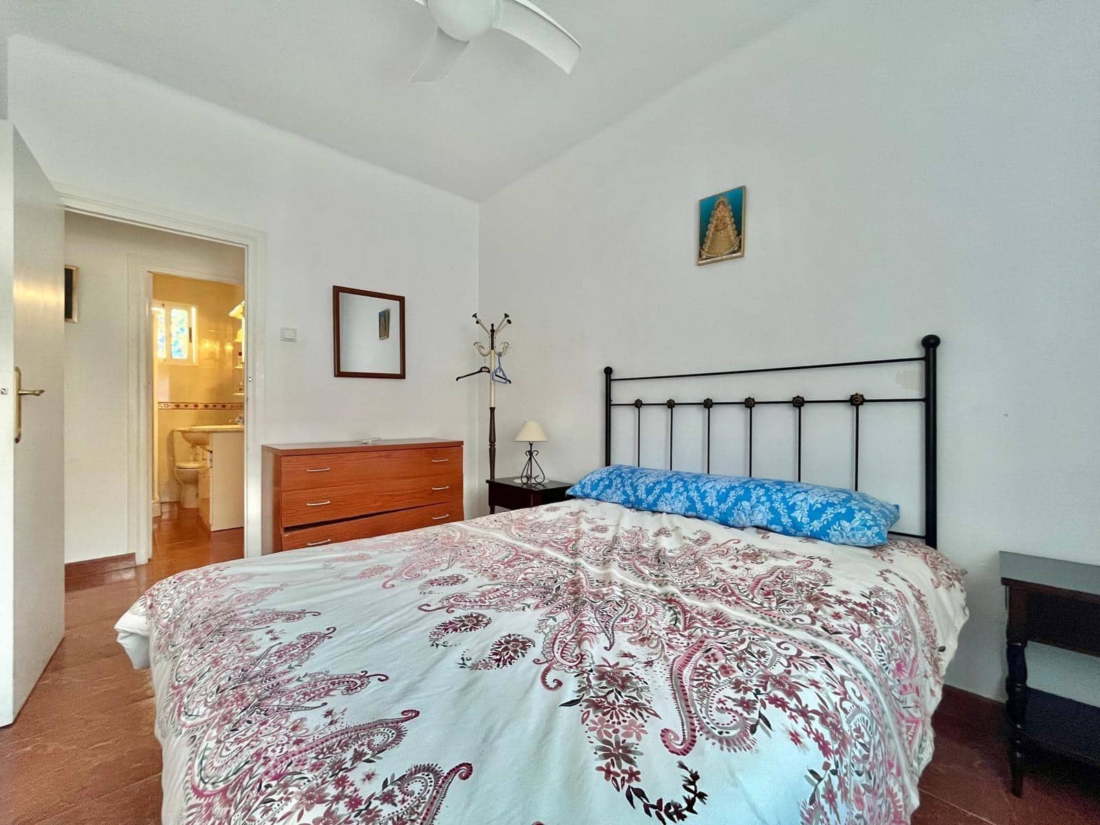 3 bedroom Apartment for sale in Torrevieja - € 140,000 (Ref: 9720136)