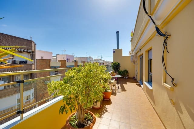Ático de 2 habitaciones en Centro, Torrevieja en venta - 175.000 € (Ref: 9735707)