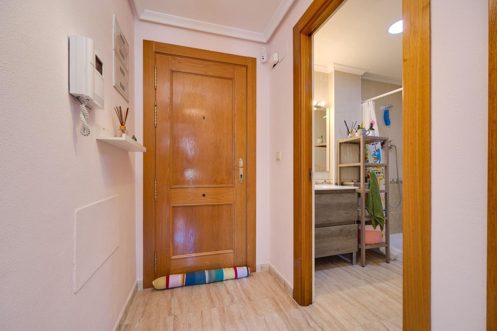 Ático de 2 habitaciones en Torrevieja en venta - 175.000 € (Ref: 9735707)