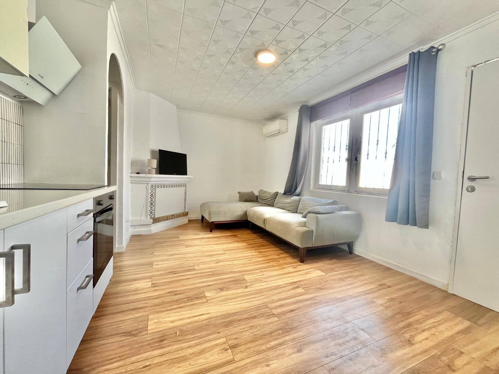 Bungalow de 2 habitaciones en Torrevieja en venta - 140.000 € (Ref: 9762111)