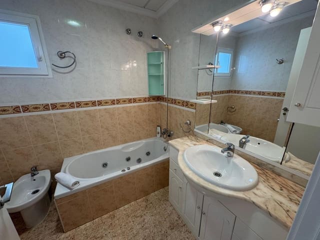 3 bedroom Apartment for sale in Centro, Torrevieja - € 159,900 (Ref: 9791224)