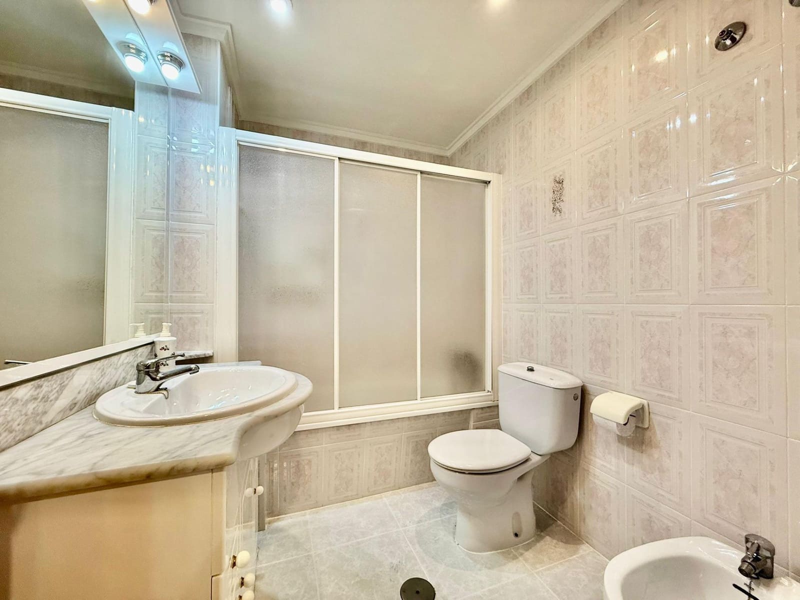 2 sovrum Lägenhet till salu i Torrevieja med garage - 149 900 € (Ref: 9804505)