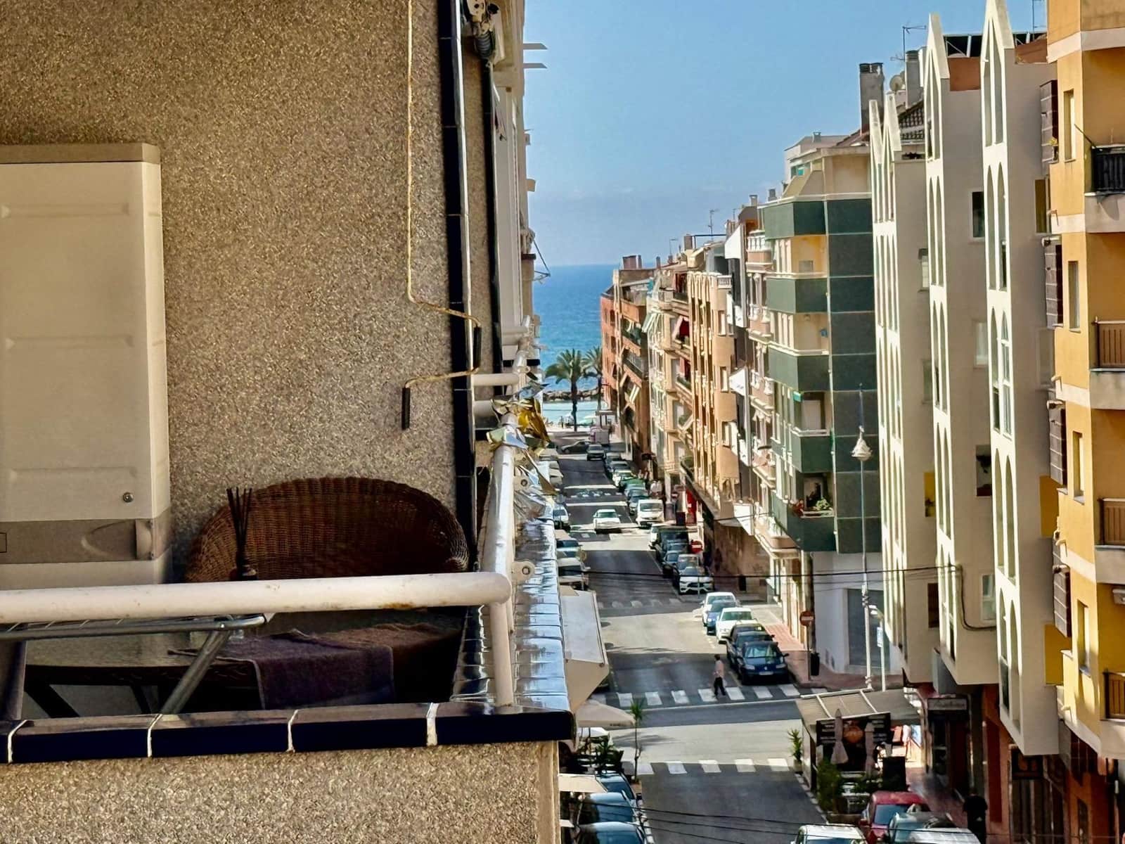 2 sovrum Lägenhet till salu i Torrevieja med garage - 149 900 € (Ref: 9804505)