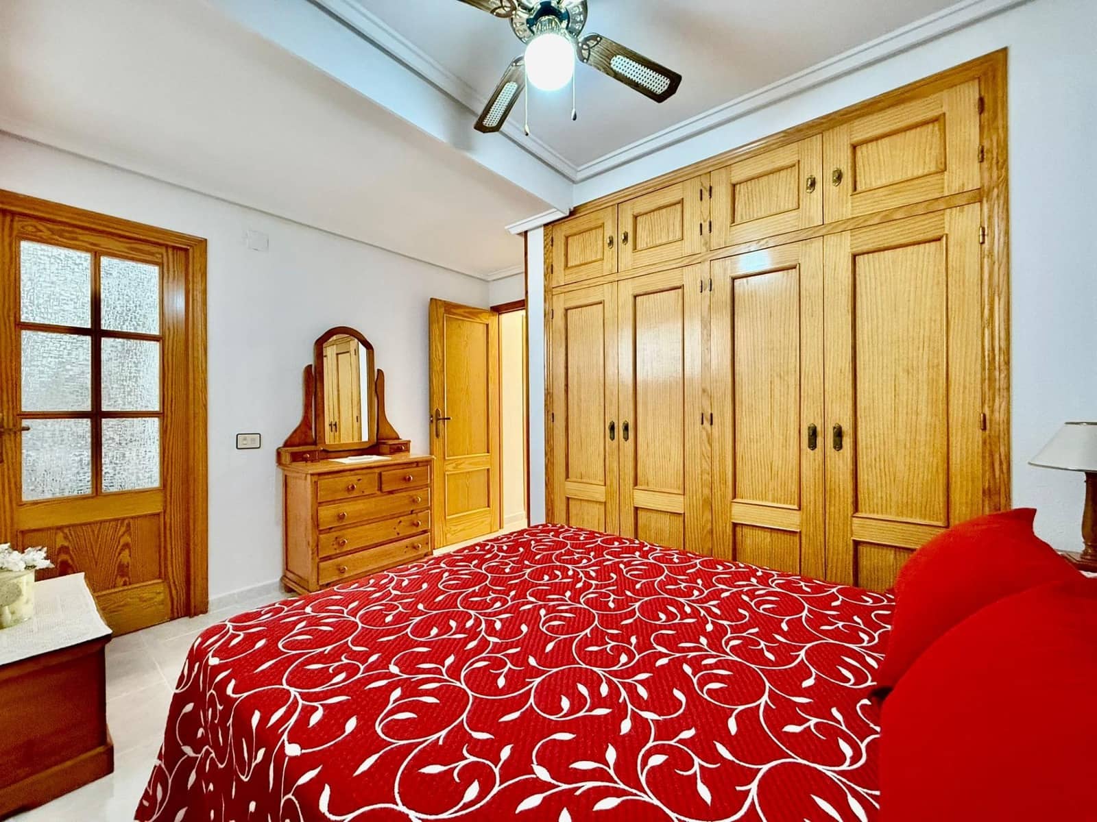 2 sovrum Lägenhet till salu i Torrevieja med garage - 149 900 € (Ref: 9804505)