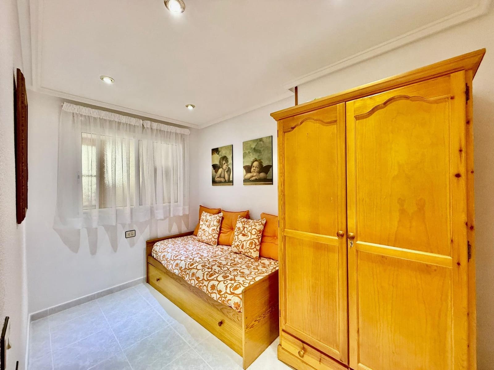 2 sovrum Lägenhet till salu i Torrevieja med garage - 149 900 € (Ref: 9804505)