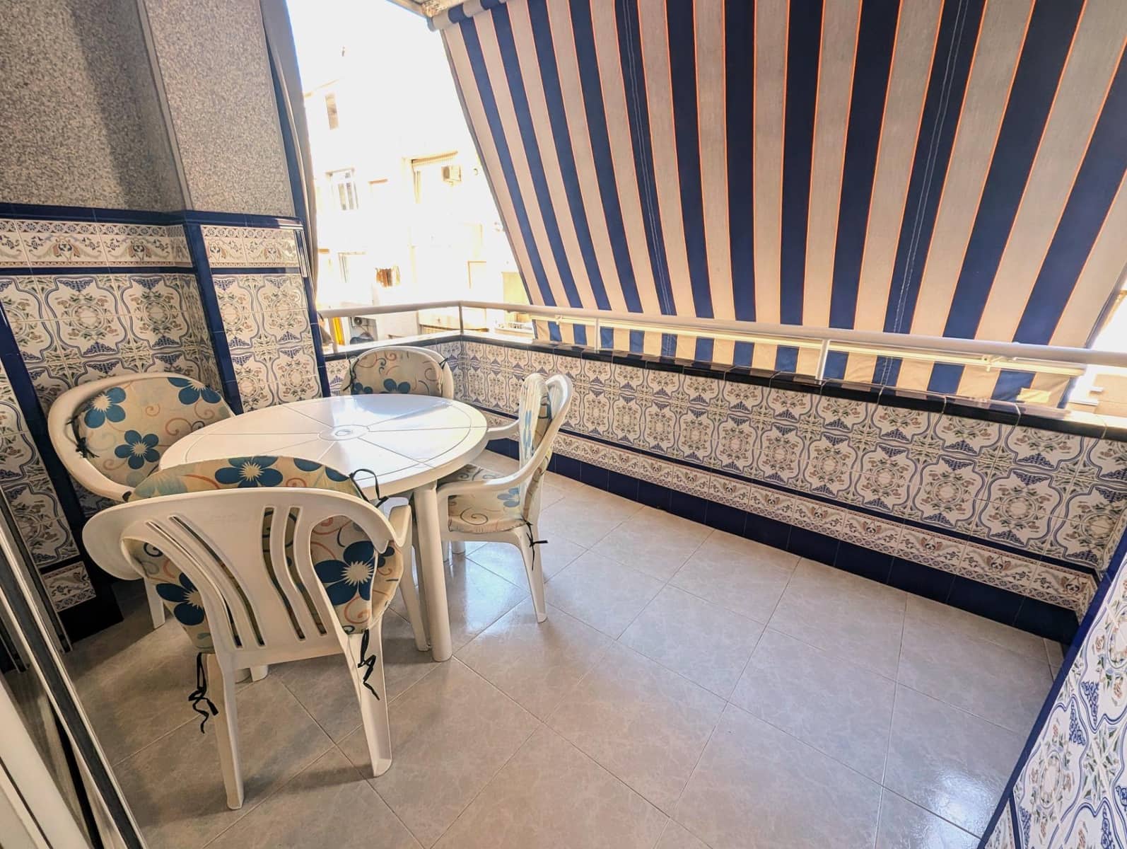 2 sovrum Lägenhet till salu i Torrevieja med garage - 149 900 € (Ref: 9804505)