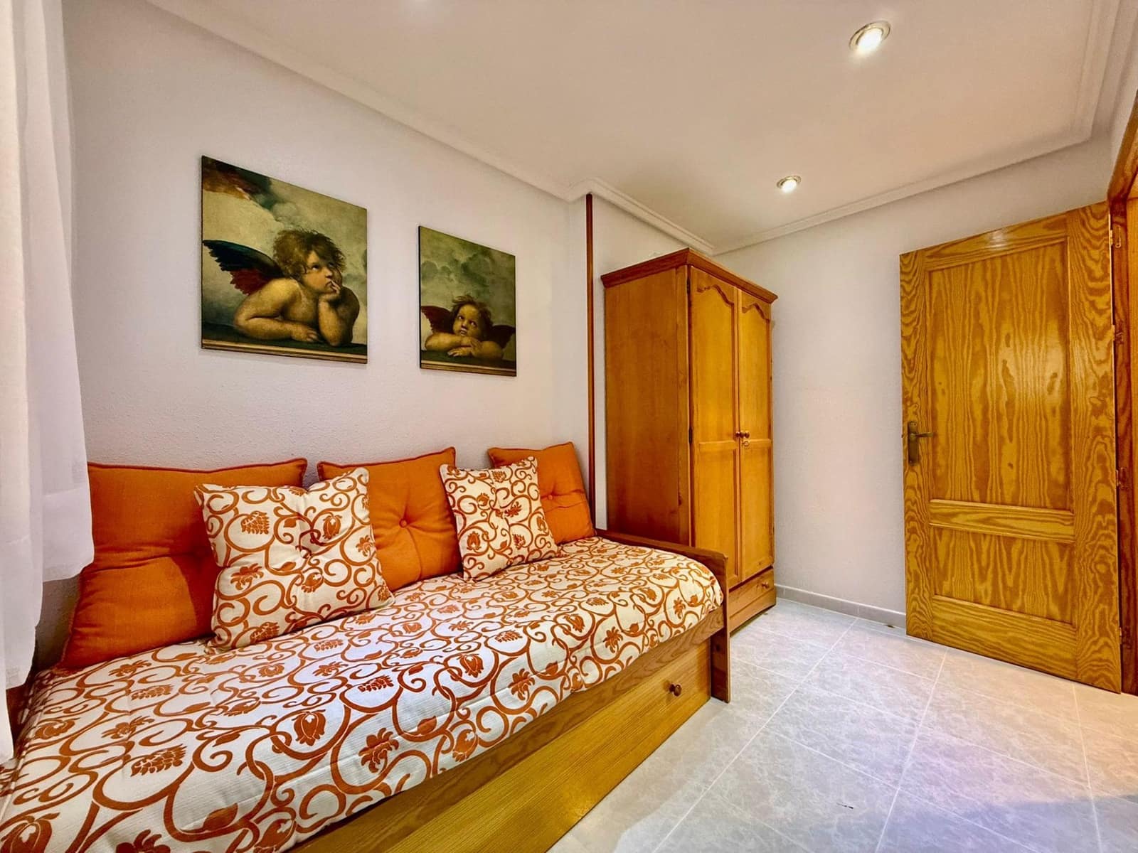 2 sovrum Lägenhet till salu i Torrevieja med garage - 149 900 € (Ref: 9804505)