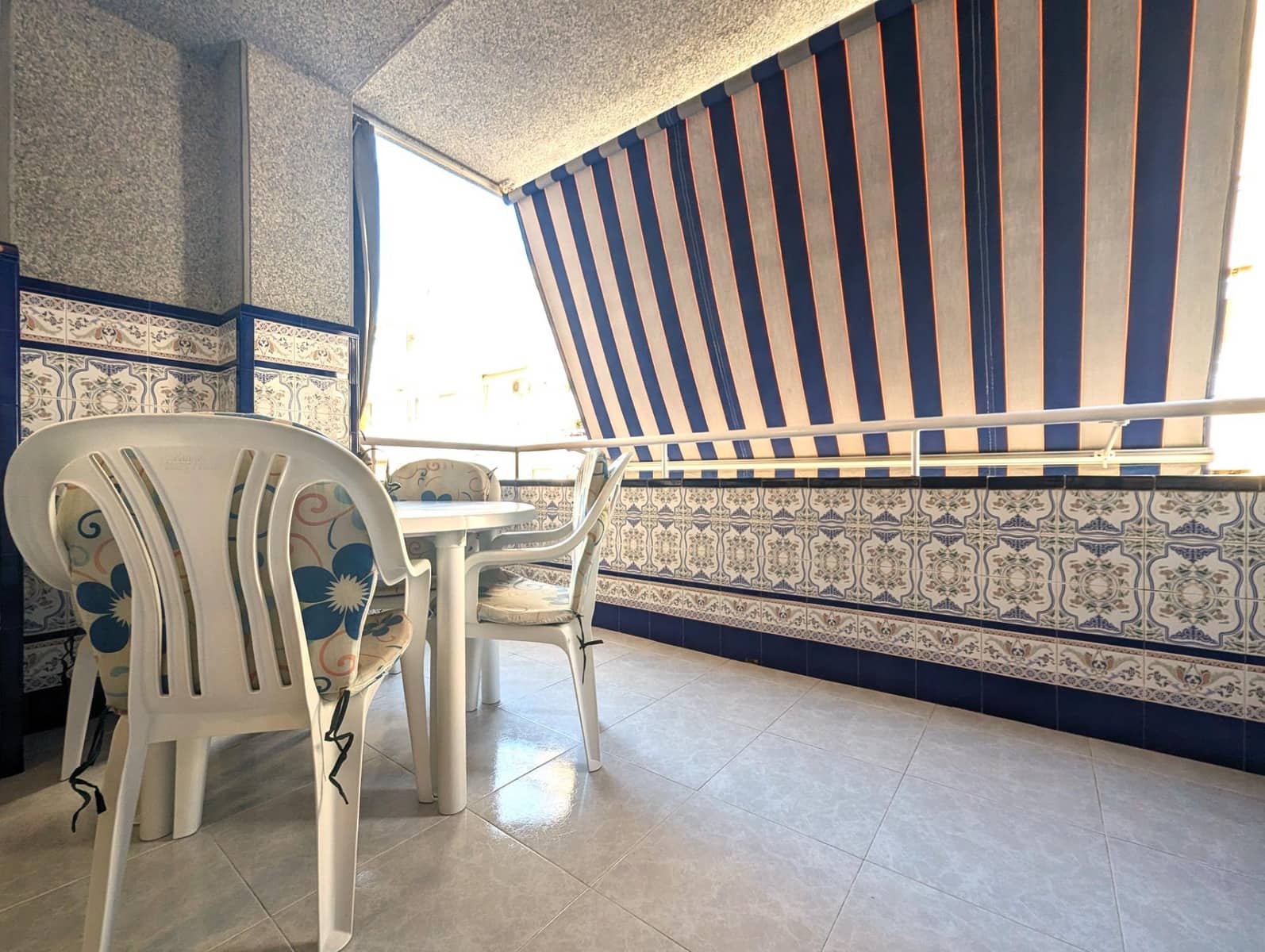 2 sovrum Lägenhet till salu i Torrevieja med garage - 149 900 € (Ref: 9804505)