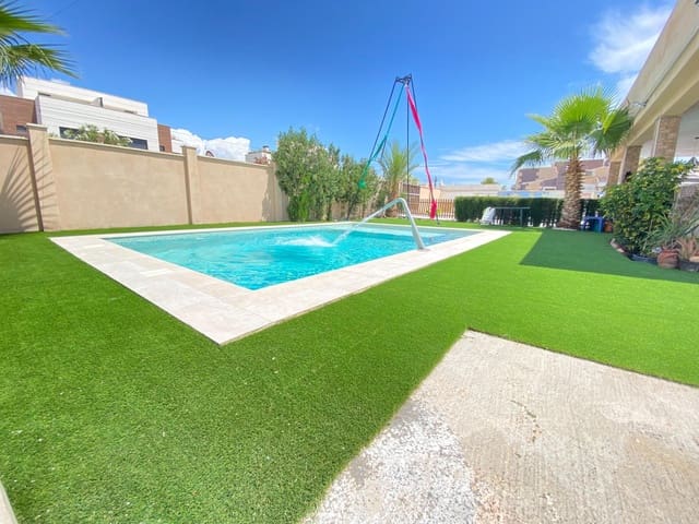 3 quarto Moradia para venda em El Chaparral - La Siesta - La Torreta, Torrevieja com piscina - 480 000 € (Ref: 9806609)
