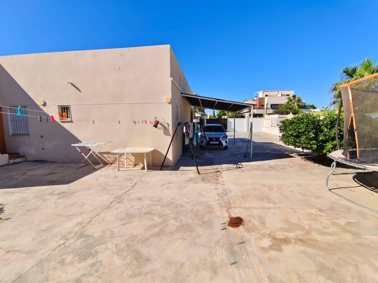 3 makuuhuone Huvila myytävänä paikassa Torrevieja mukana uima-altaan - 410 000 € (Ref: 9806609)