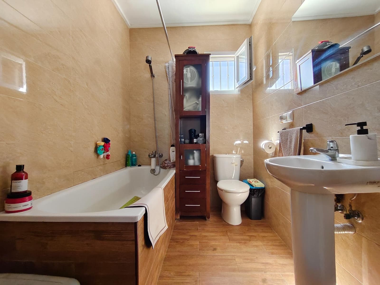 3 bedroom Villa for sale in Torrevieja with pool - € 410,000 (Ref: 9806609)