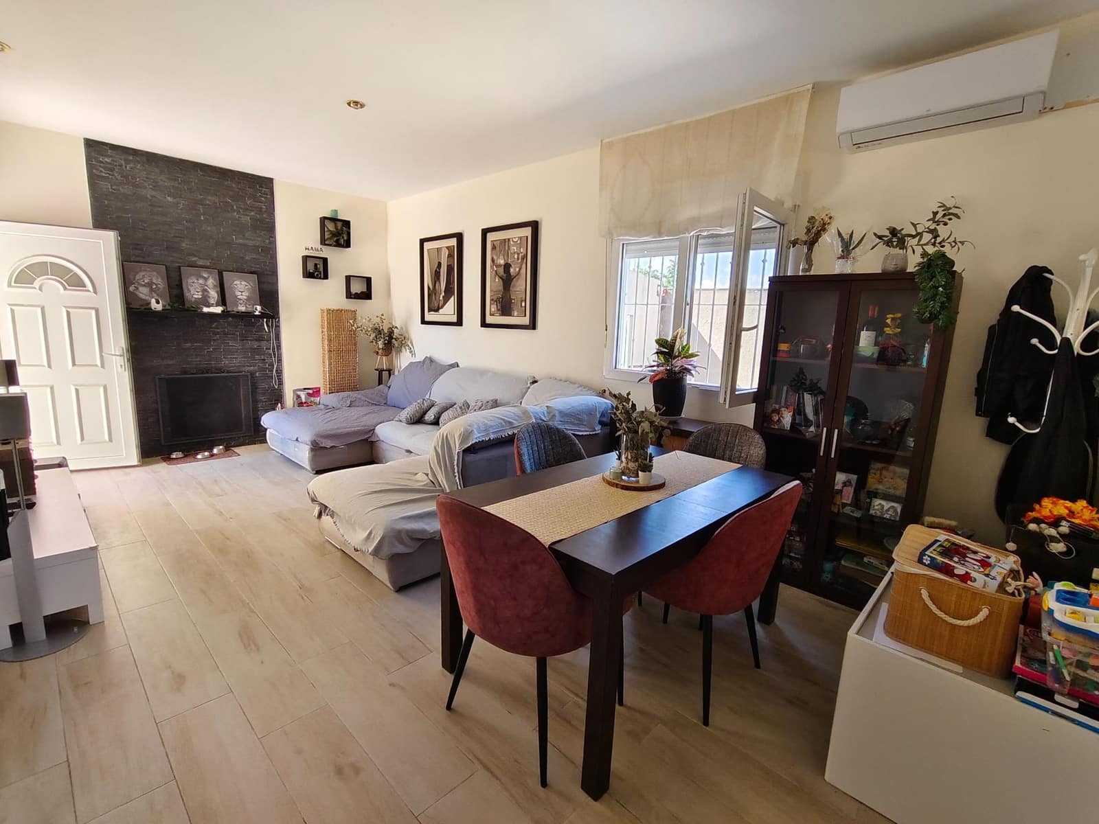 3 bedroom Villa for sale in Torrevieja with pool - € 410,000 (Ref: 9806609)