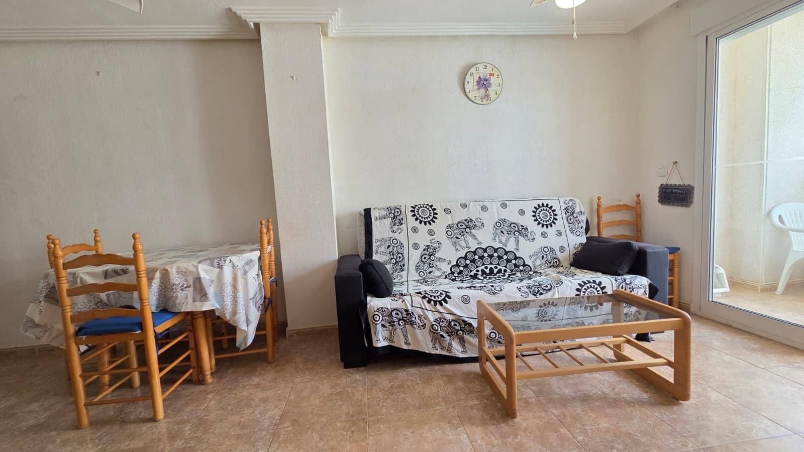 Apartamento de 2 habitaciones en Torrevieja en venta con piscina - 145.000 € (Ref: 9806610)