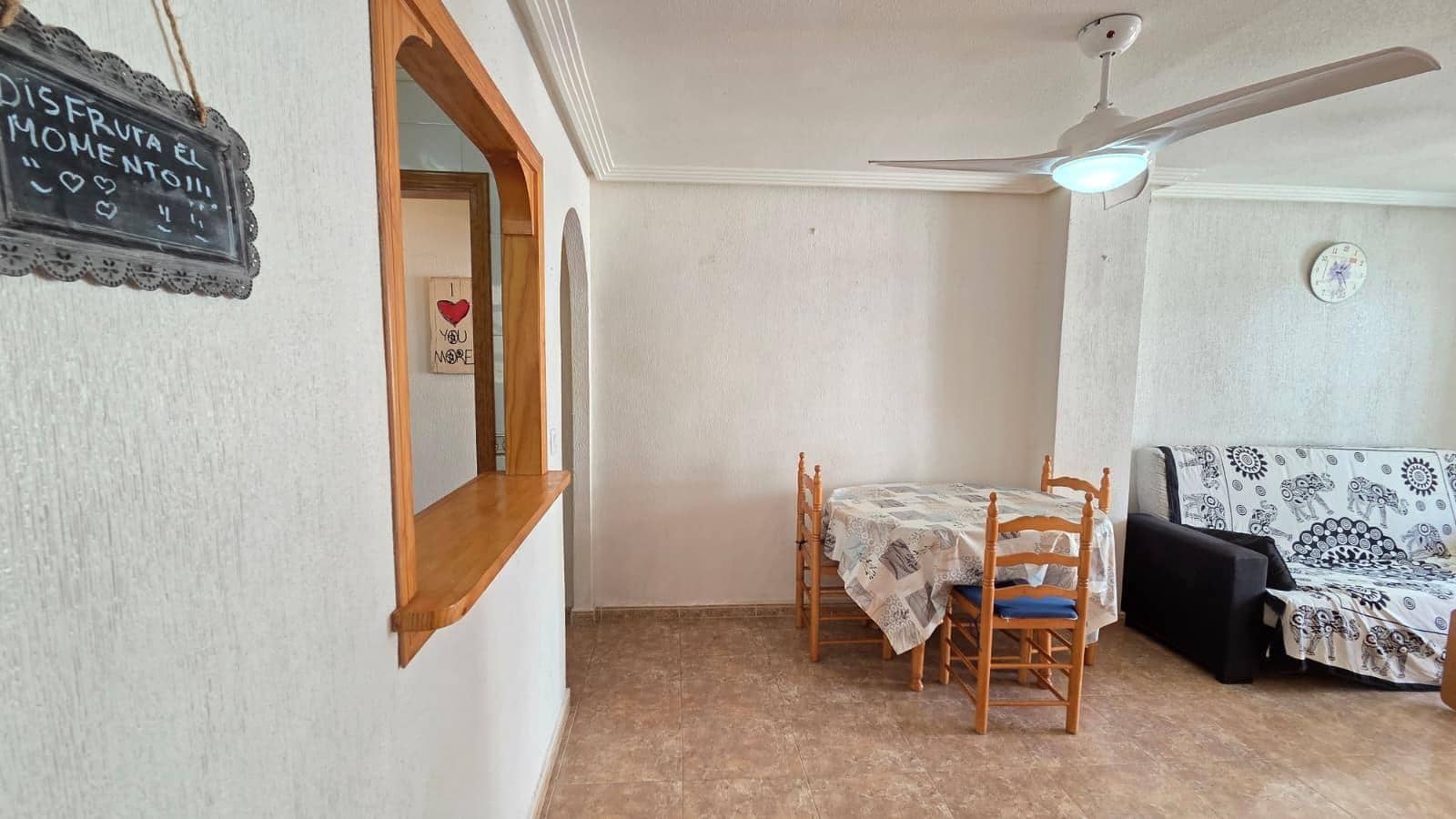 Apartamento de 2 habitaciones en Torrevieja en venta con piscina - 145.000 € (Ref: 9806610)