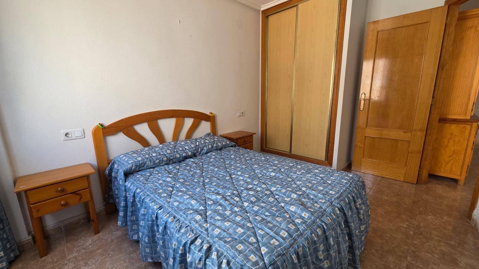 Apartamento de 2 habitaciones en Torrevieja en venta con piscina - 145.000 € (Ref: 9806610)