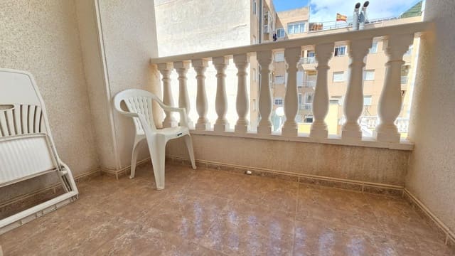 Apartamento de 2 habitaciones en Antonio Machado, Torrevieja en venta con piscina - 145.000 € (Ref: 9806610)