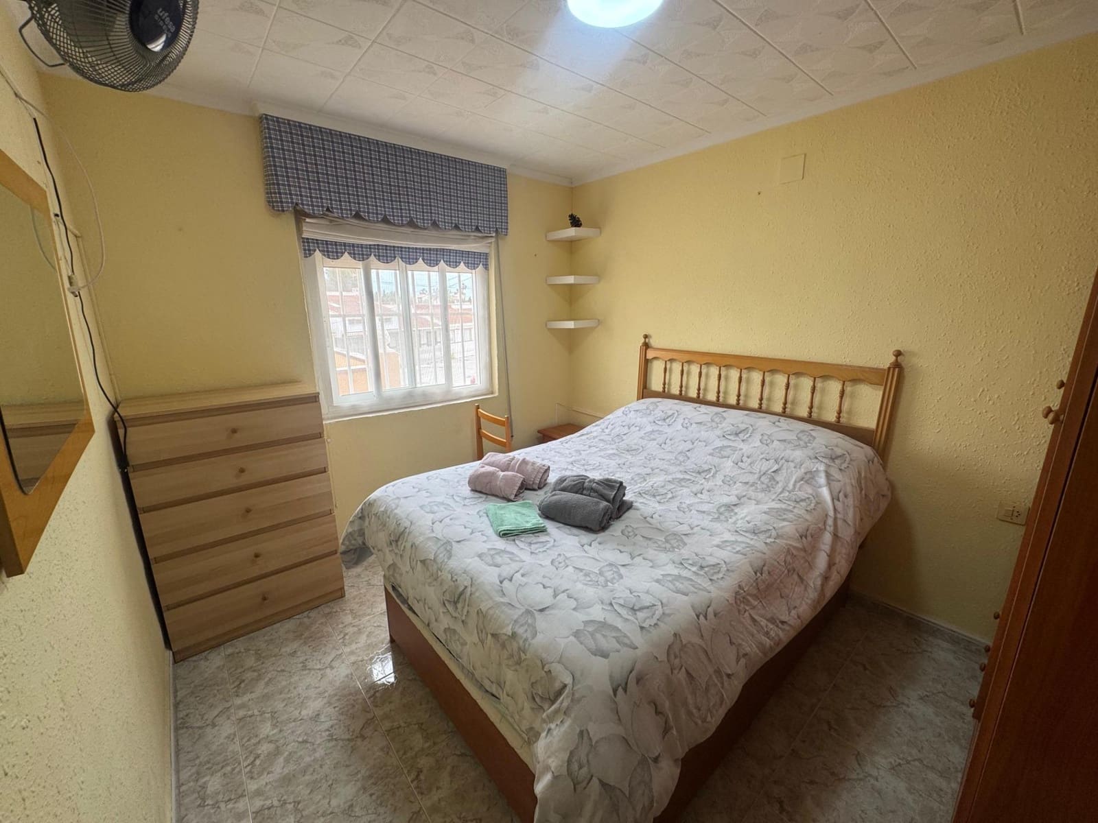 2 slaapkamer Rijtjeshuis te koop in Torrevieja - € 135.000 (Ref: 9806611)